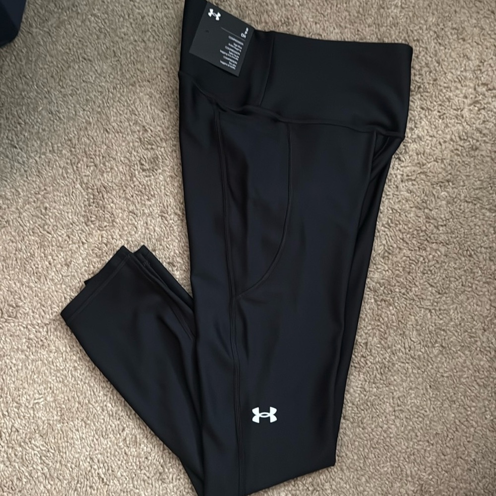 NWT Under Armour Compression Leggings in Black